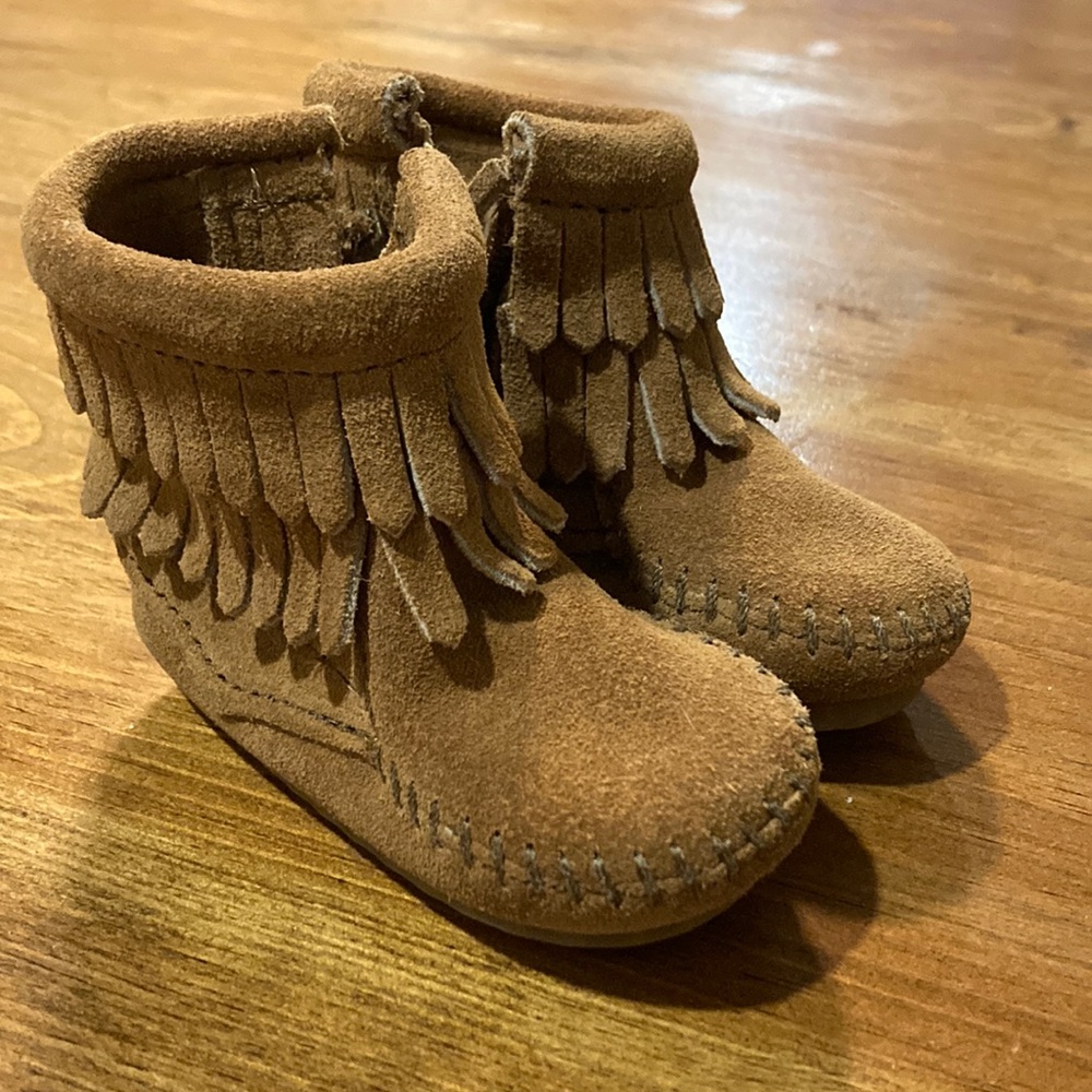 Size 1 baby Minnetonka fringe zip up moccasins